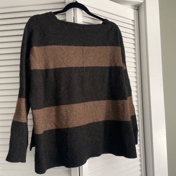 Vince Stripe Sweater- Size Medium - Picture 6 of 6